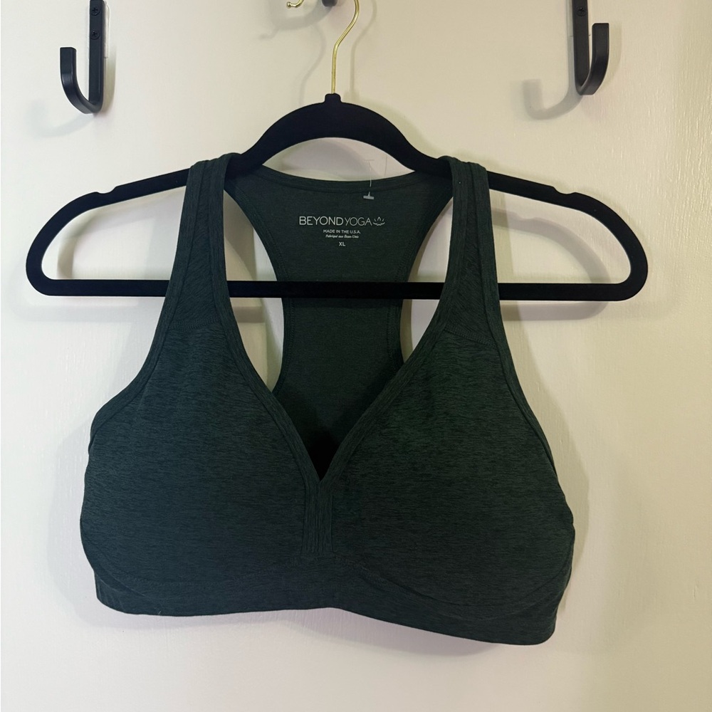Beyond Yoga “Lift your Spirits” Green Sports Bra Size Extra Large